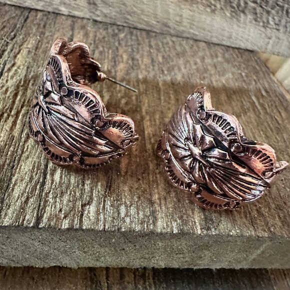 Copper Leaf Design Earrings: Embrace Western Elegance - Picture 7 of 10